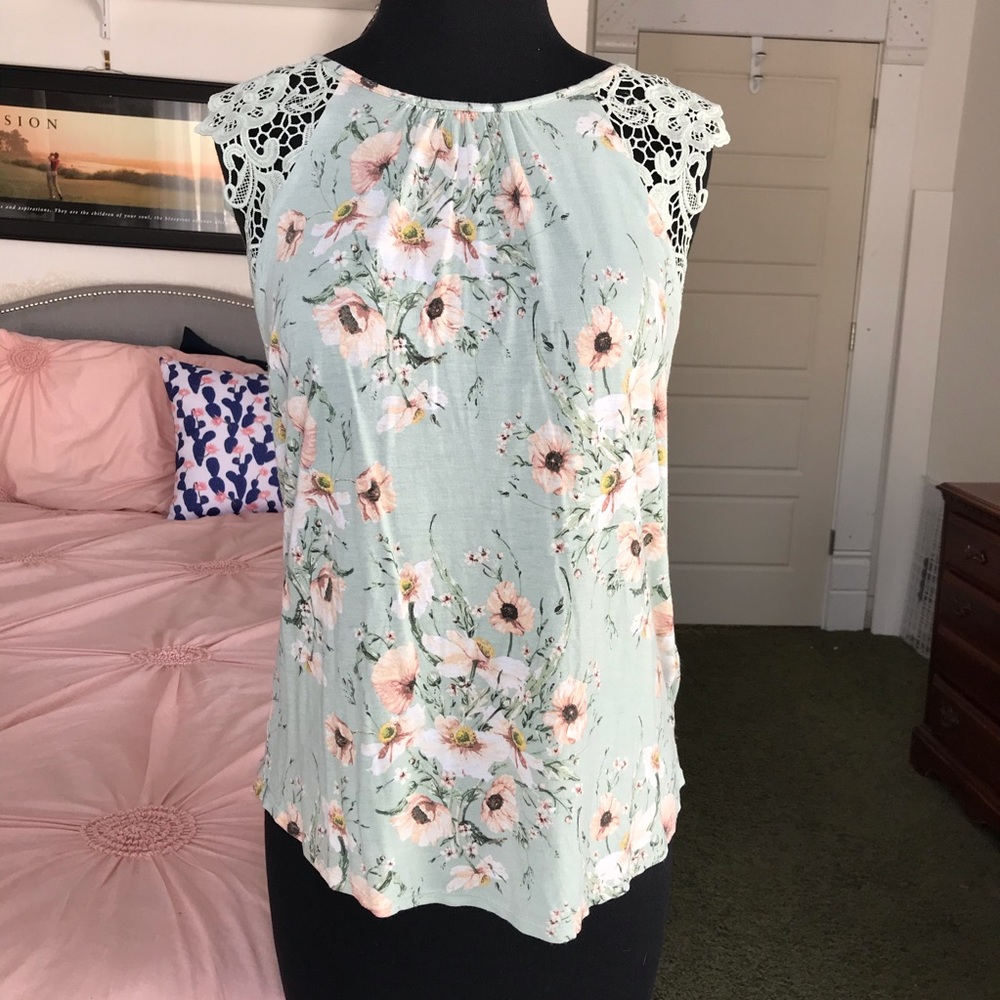 H&M Sea Foam Green Floral Blouse